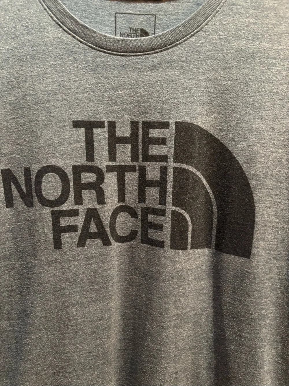 The North Face Men's Gray Logo Tee - Short Sleeve Crewneck Size Medium